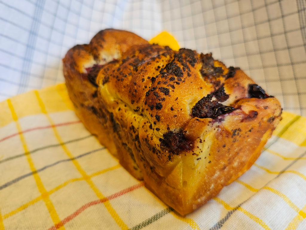Meggyes-mákos babka