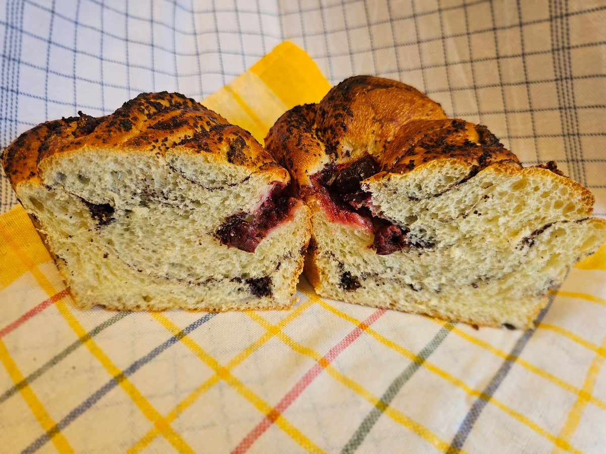 Meggyes-mákos babka